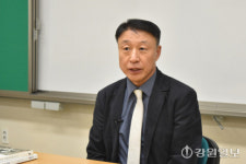 [광부엄마]“도시 주변에서 밀려난 사람 탄광 모여들어…그 중 가장 약자는 여성”