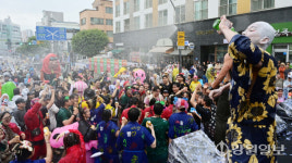 마임, 춘천을 뜨겁게 달구다…‘2024 춘천마임축제’ 개막