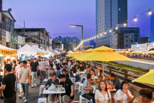 [포토뉴스]하이볼 명소 원주 우산동서 우산지락 야시장 개막