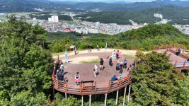 [포토뉴스] 홍천 남산서 ‘강원 20대 명산 등반 행사’