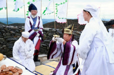 태백문화원 10월 3일 개천절 태백산 천제 봉행
