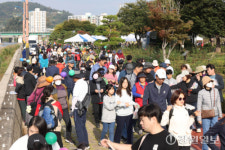 “오랍드리 산소길 걸으며, 가을 낭만 만끽하세요”