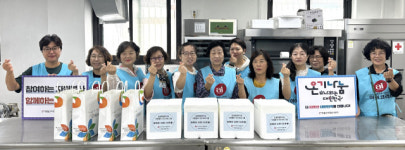 [포토뉴스]아이코리아 영월군지회, 지역 내 경로당 어르신들께 수제 돈가스 전달