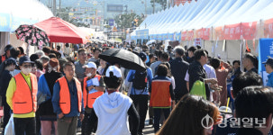 [포토뉴스]인파 붐비는 고성통일명태축제