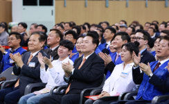 강릉 찾은 윤 대통령  진실‧질서‧화합 어느 때보다 중요··· 약자 복지 강력 추진
