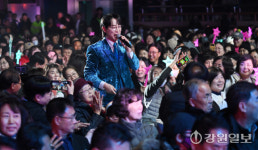 [포토뉴스]제1회 박건호 음악회 성료…역대급 화려한 라인업 가수들의 무대 선보여