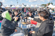 [포토뉴스]고성군 오호항 도루묵 축제장 관광객들로 북적