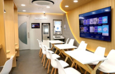 고급 양주·구슬아이스크림 판매에 은행 서비스까지…편의점 변신은 무죄