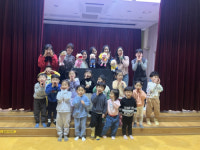 만천유치원 학부모들, 유아들 앞에서 인형극 공연 눈길