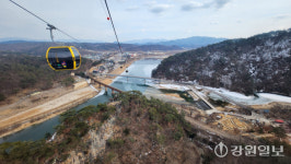 원주섬강과 삼산천이 만나는 두물머리가 발 밑에서 펼쳐지네요