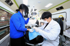 인제군보건소 ‘찾아가는 경로당 구강이동진료’ 인기