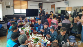 [포토뉴스]강릉 연곡면 행정2리 부녀회 경로잔치