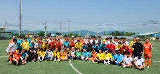 지역사회 소통 위한 축구 친선경기 열려 눈길
