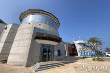 [팔도 핫플레이스] 강원도 고성 화진포, 바다·호수·역사를 한눈에