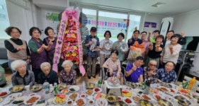 [포토뉴스]강릉시 포남2동 송정주공아파트, ‘장수 축하 경로잔치’ 열려