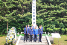 [포토뉴스] 홍천로타리클럽 강재구소령추모탑 참배