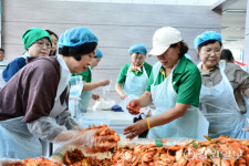 평창군청직장금고 - 9739 | [포토뉴스] 평창읍 새마을회, 사랑의 계절 김치 나누기