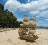 모래로 빚어낸 ‘청옥빛 하늘을 따라가는 바다의 숨결’