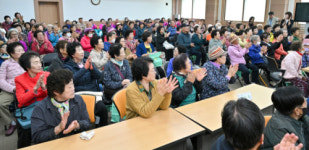 [포토뉴스]정선군 신동읍·여성단체협의회, 경로잔치 개최