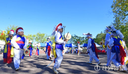 [포토뉴스]파란 하늘아래 어린이 농악