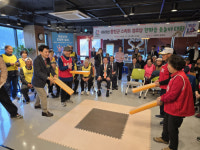 온라인 윷놀이도 즐기는 스마트 경로당 “외로울 새가 없어요”