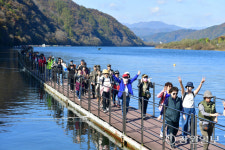 화천 명품 산소길 걷기 “2000명 깊어가는 가을 만끽”