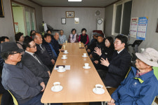 [포토뉴스]원강수 원주시장, 판부면서 1일 시장실 운영