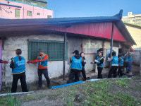 [포토뉴스]근로복지공단 동해병원 ‘이웃사촌들’, 연탄 800장 기탁·배달