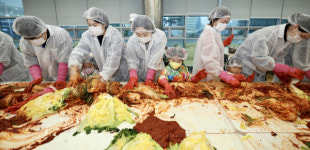 푸드텍한전구내식당 | [포토뉴스] 한전KDN, 임직원∙지역사회와 함께하는 ‘김치 투게더’ 김장 나눔 행사 개최