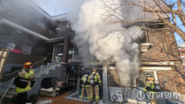 [포토뉴스]춘천 후평동 원룸건물서 화재로 1명 사망