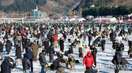 [화천산천어축제] 인터뷰 : 17년 연속 밀리언 페스티벌 이끈 최문순 화천군수 “얼지 않는 인정, 녹지 않는 겨울추억 세계인에 선사”
