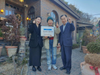 [포토뉴스]강원신용보증재단, 동해 ‘현상소’ 스타기업 인증패 전달