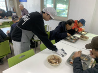 [포토뉴스]원주시노인종합복지관 설맞이 행사·타리치 시그널 그룹 후원식