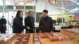 육동한 시장 춘천시먹거리직매장 방문…농가-소비자 유통 거점