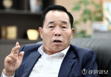 고향 후배들 위해 장학회 세운 강연술 (주)춘천시민버스 대표