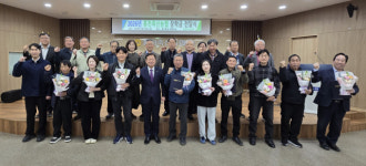 [포토뉴스] 홍천축협 대학 신입생 장학금 전달식