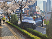원주 법원사거리서 사설구급차, 승용차 추돌…운전·보행자 등 4명 병원 이송