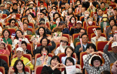 [포토뉴스]‘오월애愛, 향기드려효孝’ 춘천시 어버이의 날 기념행사 개최