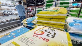 럭키식자재정육코너 | [포토뉴스] 밥값 못할까 걱정 ··· 쌀·고기 등 식자재 가격 급등