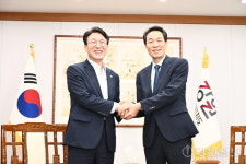 김민석 민주당 당대표 후보, 강원 찾아…“강원 성장전략 함께 만들 것”