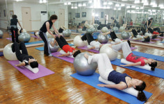 필라테스 즐기다보면…체형교정+근력향상 한꺼번에