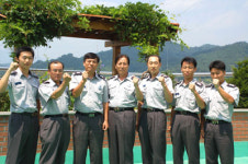 문경소방서 대원들, 래프팅 전복 9명 구출