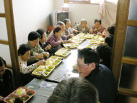 고령 새싹봉사회, 노인 초청 점심대접