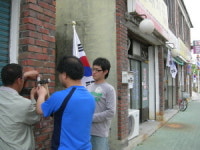 영주 가흥1동·새마을協, 태극기 꽂이대 1천개 무료설치