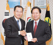 명장 상금 1천만원 장학기금 기탁