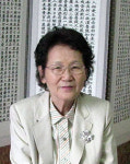 문학소녀의 꿈, 팔십에 활짝 꽃피다…영천 문외동 이휘씨