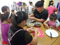 [시민기자] 수성초교, 다문화가정 지원 송편빚기