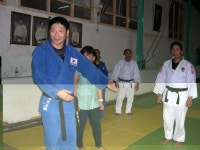 훈련 땐 호랑이, 평소엔 나긋한 총각 사범님