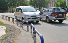 팔공로 68길 진입로에 갑자기 나타난 분리대?