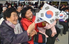 구미 상모동도 덩실…1천여명 축하 행사